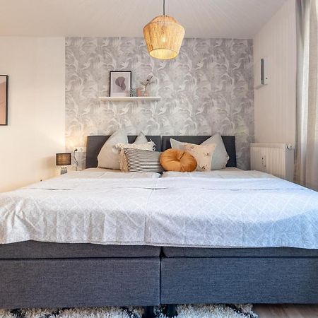 Neu☆Business Apartment☆Messe/Airport☆Tiefgarage Leinfelden-Echterdingen Esterno foto